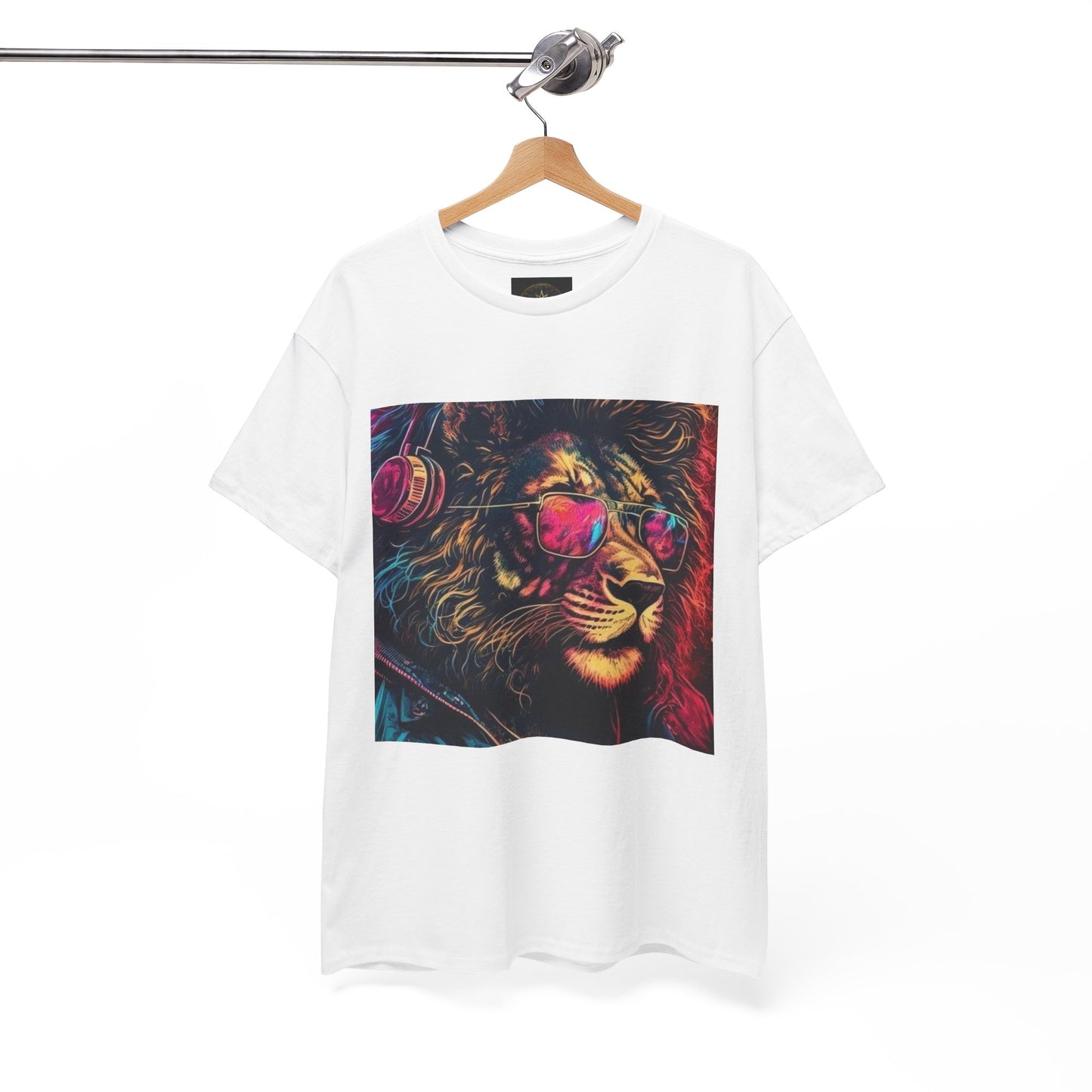Vibrant Lion Graphic Tee, Cool Streetwear Shirt, Unisex Fashion T-Shirt, Perfect Gift for Animal Lovers, Men’s & Women’s Casual Wear